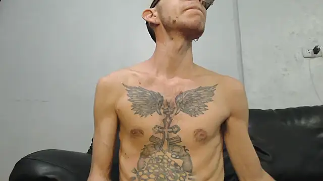 Snapshot of AlexandroRossi chatting on November 14, 2025, 4:44 am AlexandroRossi online show from November 14, 2025, 4:44 am