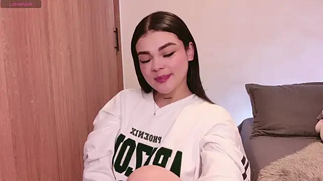 DulceDuarte online show from November 7, 2025, 4:45 am