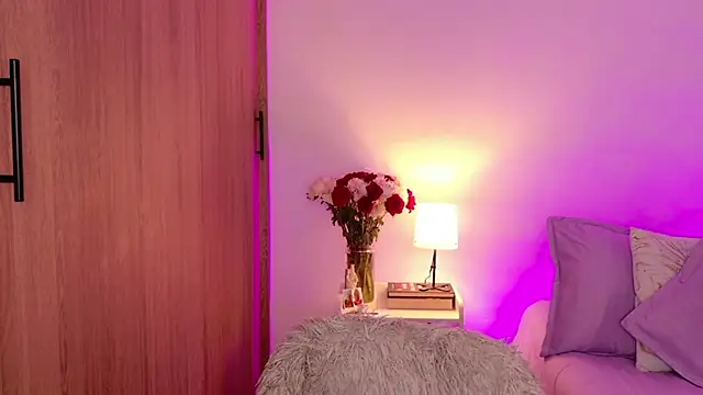 DulceDuarte online show from January 12, 2026, 2:06 am