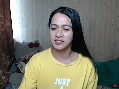 ur asianpretty online show from May 27, 2026, 1:02 am