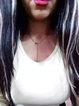 Snapshot of Princessa05 chatting on April 25, 2026, 11:02 am Princessa05 online show from April 25, 2026, 11:02 am
