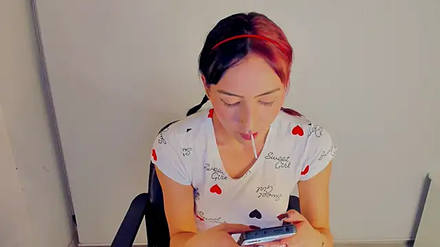 Madison charlotte online show from October 25, 2025, 6:32 am