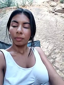 chaparritahot99 online show from November 7, 2025, 11:32 am