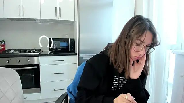 Snapshot of marylips chatting on December 18, 2025, 10:54 am marylips online show from December 18, 2025, 10:54 am