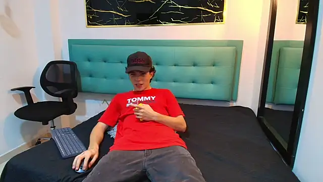 dia fax18 online show from October 18, 2025, 7:36 pm