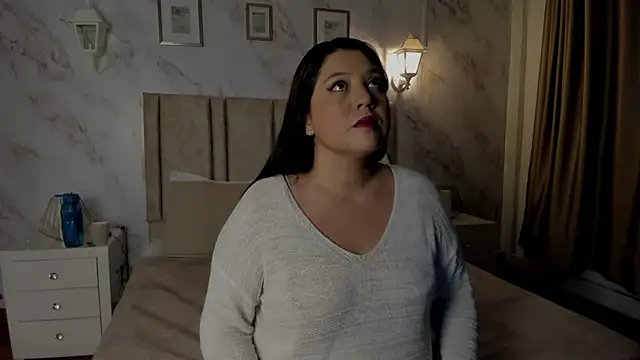 Snapshot of Paula_And chatting on February 5, 2026, 11:04 am Paula And online show from February 5, 2026, 11:04 am