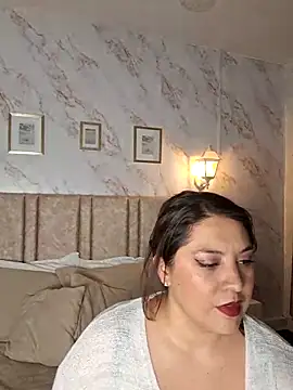 Snapshot of Paula_And chatting on March 10, 2026, 11:37 am Paula And online show from March 10, 2026, 11:37 am