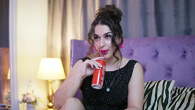 Snapshot of EmmaDallas chatting on January 7, 2026, 7:05 pm EmmaDallas online show from January 7, 2026, 7:05 pm