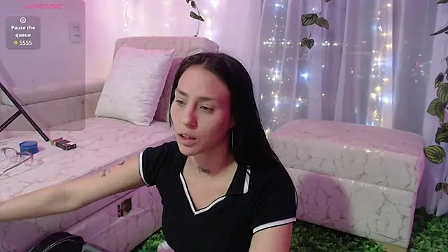 Snapshot of MELANISHAW chatting on September 26, 2025, 2:26 am MELANISHAW online show from September 26, 2025, 2:26 am