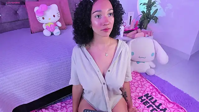 Snapshot of aline_ackerman chatting on February 16, 2026, 9:33 pm aline ackerman online show from February 16, 2026, 9:33 pm