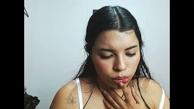 Naomi-Simpson online show from October 26, 2025, 1:00 am