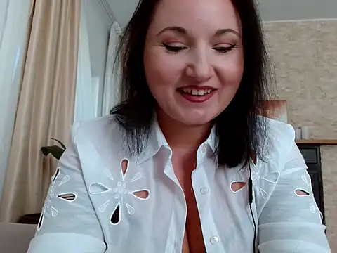 Snapshot of EliseBliss69 chatting on September 18, 2025, 10:28 am EliseBliss69 online show from September 18, 2025, 10:28 am