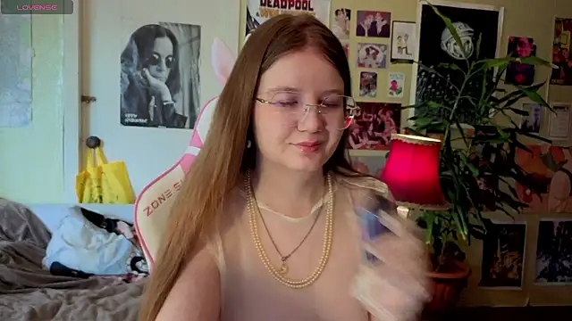 Sienna-Cow online show from September 19, 2025, 10:38 am