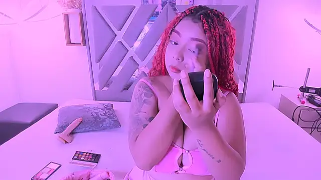 nahomy ryans online show from October 14, 2025, 7:25 pm