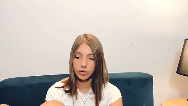 Snapshot of EmmaGorgeous chatting on March 6, 2026, 4:47 pm EmmaGorgeous online show from March 6, 2026, 4:47 pm