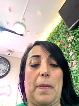 hotadhara01 online show from November 21, 2025, 8:18 pm