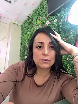 Snapshot of hotadhara01 chatting on February 14, 2026, 5:43 pm hotadhara01 online show from February 14, 2026, 5:43 pm