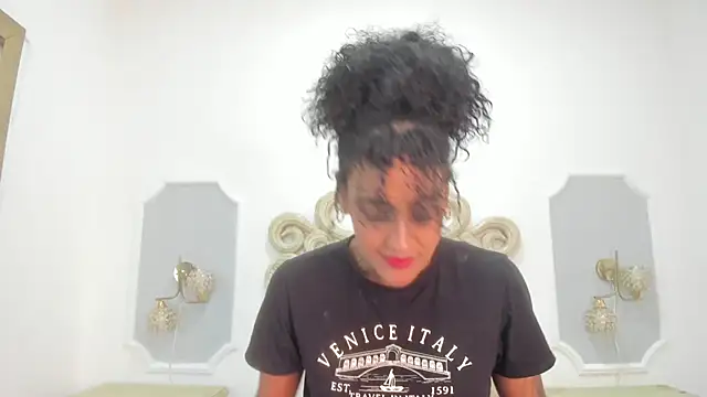 Snapshot of OnlyGia chatting on January 17, 2026, 10:35 pm OnlyGia online show from January 17, 2026, 10:35 pm