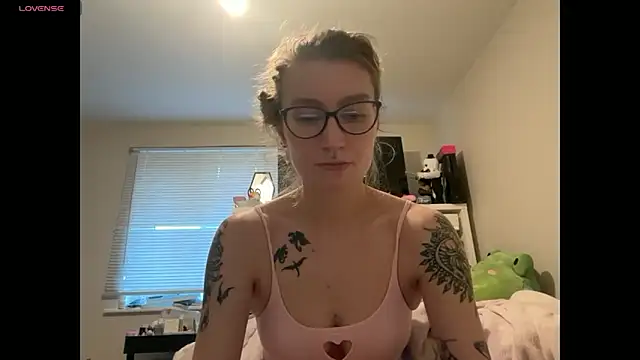 harleyblair online show from February 15, 2026, 3:53 pm