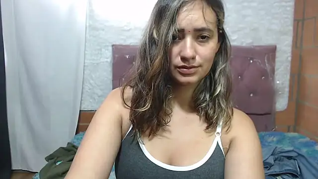 Snapshot of annie_clark2 chatting on December 21, 2025, 9:22 pm annie clark2 online show from December 21, 2025, 9:22 pm