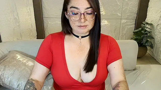 mariehw r online show from September 9, 2025, 3:06 am