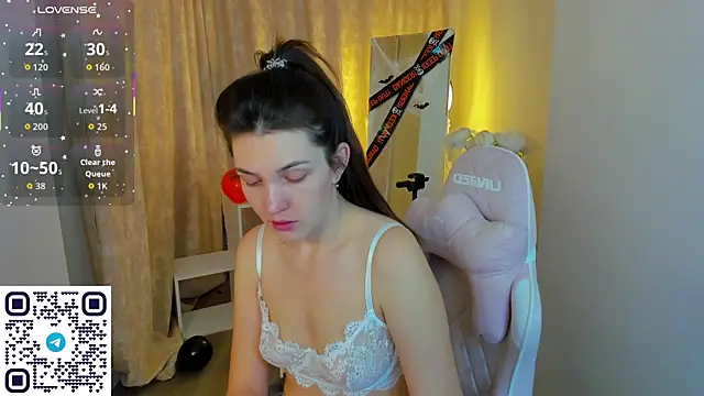 Snapshot of MalvinaDream chatting on October 30, 2025, 1:29 am MalvinaDream online show from October 30, 2025, 1:29 am