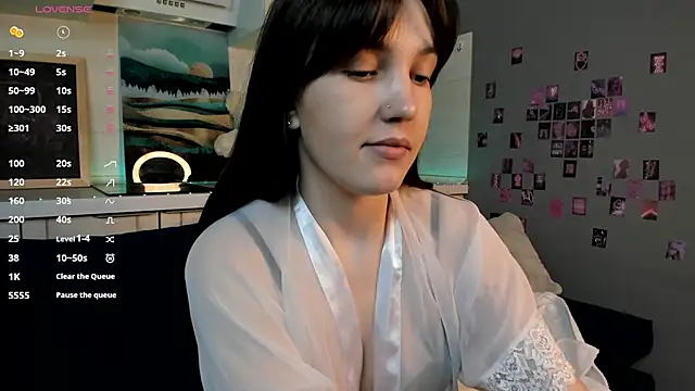 Snapshot of MalvinaDream chatting on April 7, 2026, 12:55 am MalvinaDream online show from April 7, 2026, 12:55 am