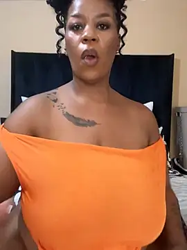 Snapshot of THICKBUNNYCHICKxxx chatting on February 20, 2026, 10:38 am THICKBUNNYCHICKxxx online show from February 20, 2026, 10:38 am