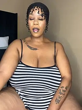 Snapshot of THICKBUNNYCHICKxxx chatting on March 12, 2026, 8:37 pm THICKBUNNYCHICKxxx online show from March 12, 2026, 8:37 pm