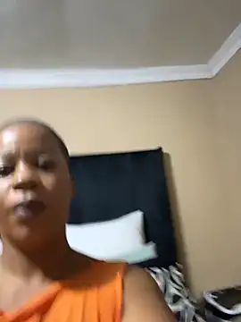 Snapshot of THICKBUNNYCHICKxxx chatting on April 15, 2026, 7:58 pm THICKBUNNYCHICKxxx online show from April 15, 2026, 7:58 pm