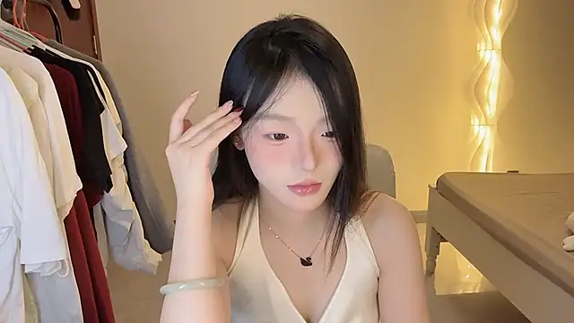 Robin-o3 online show from October 31, 2025, 3:46 pm