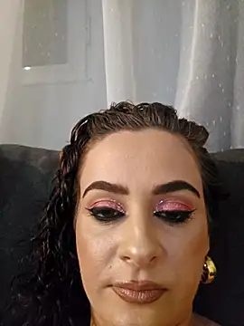 Snapshot of ShineBright88 chatting on November 19, 2025, 8:31 pm ShineBright88 online show from November 19, 2025, 8:31 pm