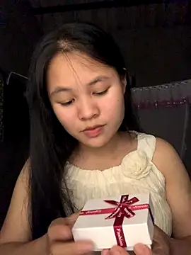 Snapshot of NhuFox chatting on September 19, 2025, 1:34 pm NhuFox online show from September 19, 2025, 1:34 pm