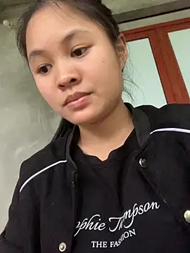 Snapshot of NhuFox chatting on October 15, 2025, 9:20 am NhuFox online show from October 15, 2025, 9:20 am