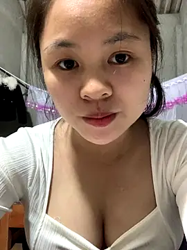 Snapshot of NhuFox chatting on November 2, 2025, 1:30 am NhuFox online show from November 2, 2025, 1:30 am