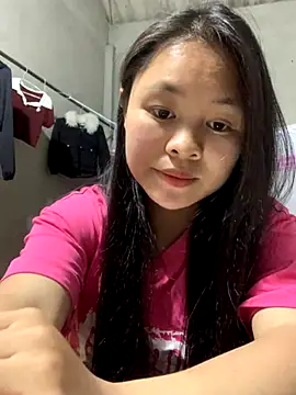 Snapshot of NhuFox chatting on November 5, 2025, 1:00 pm NhuFox online show from November 5, 2025, 1:00 pm