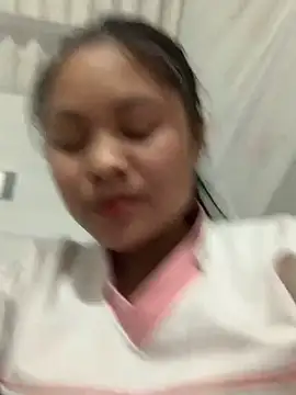 Snapshot of NhuFox chatting on November 15, 2025, 12:23 pm NhuFox online show from November 15, 2025, 12:23 pm