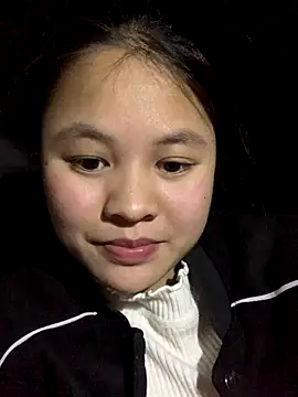 Snapshot of NhuFox chatting on November 23, 2025, 12:49 pm NhuFox online show from November 23, 2025, 12:49 pm