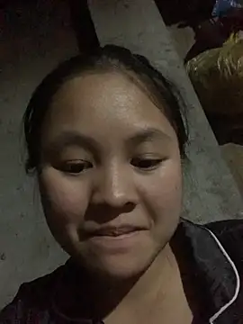 Snapshot of NhuFox chatting on November 24, 2025, 1:22 pm NhuFox online show from November 24, 2025, 1:22 pm