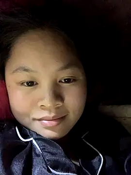 Snapshot of NhuFox chatting on November 25, 2025, 1:00 pm NhuFox online show from November 25, 2025, 1:00 pm