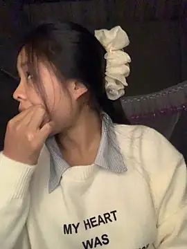 Snapshot of NhuFox chatting on November 28, 2025, 1:36 pm NhuFox online show from November 28, 2025, 1:36 pm