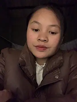 Snapshot of NhuFox chatting on December 1, 2025, 1:05 pm NhuFox online show from December 1, 2025, 1:05 pm