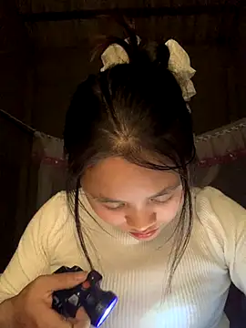 Snapshot of NhuFox chatting on December 3, 2025, 12:58 pm NhuFox online show from December 3, 2025, 12:58 pm