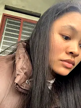 Snapshot of NhuFox chatting on December 4, 2025, 8:56 am NhuFox online show from December 4, 2025, 8:56 am