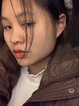 Snapshot of NhuFox chatting on December 5, 2025, 1:25 am NhuFox online show from December 5, 2025, 1:25 am