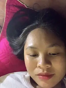 Snapshot of NhuFox chatting on December 5, 2025, 1:31 pm NhuFox online show from December 5, 2025, 1:31 pm