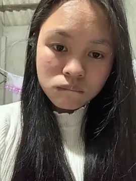 Snapshot of NhuFox chatting on December 15, 2025, 1:59 pm NhuFox online show from December 15, 2025, 1:59 pm