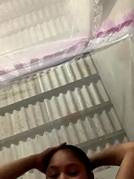 Snapshot of NhuFox chatting on December 16, 2025, 1:27 pm NhuFox online show from December 16, 2025, 1:27 pm