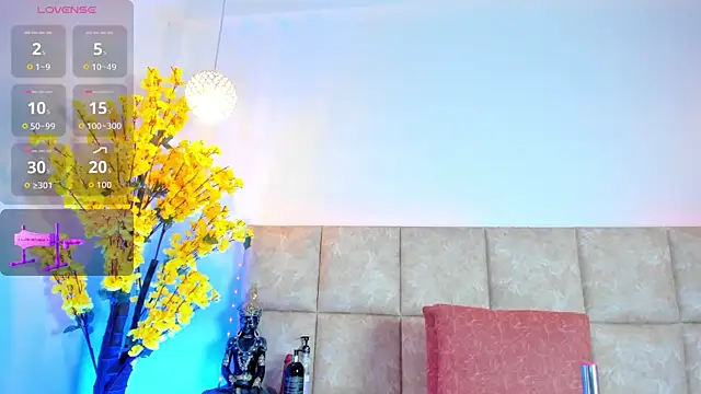 Snapshot of KarolBlanco chatting on October 1, 2025, 7:09 pm KarolBlanco online show from October 1, 2025, 7:09 pm