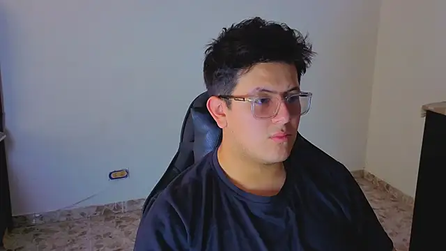 Snapshot of Ryan_Doretti chatting on October 10, 2025, 2:49 pm Ryan Doretti online show from October 10, 2025, 2:49 pm